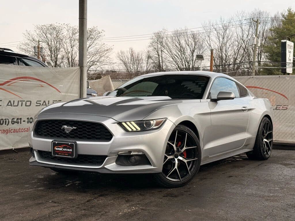2017 Ford Mustang EcoBoost Coupe RWD