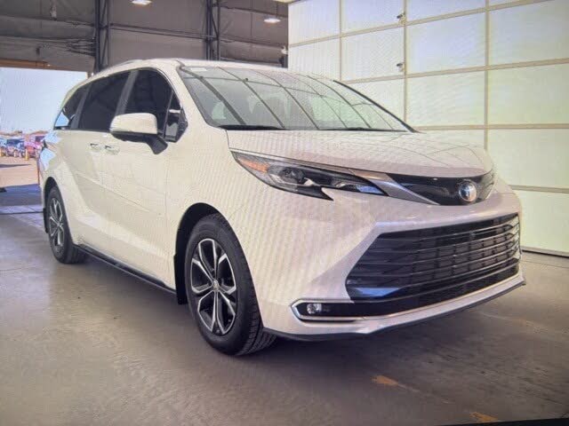 2025 Toyota Sienna Platinum 7-Passenger AWD
