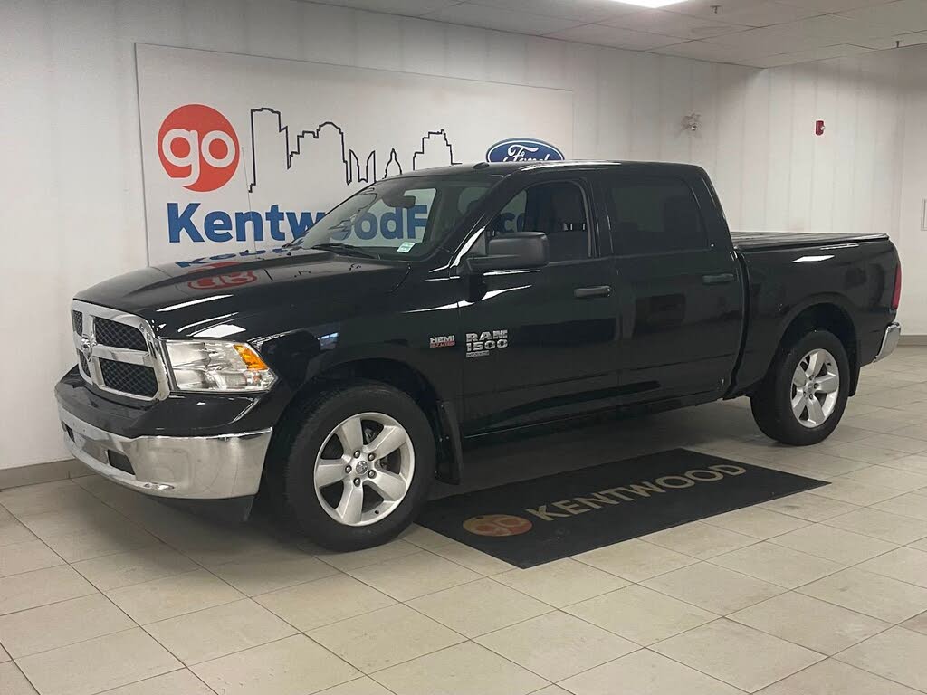RAM 1500 Classic SLT Crew Cab 4WD 2023