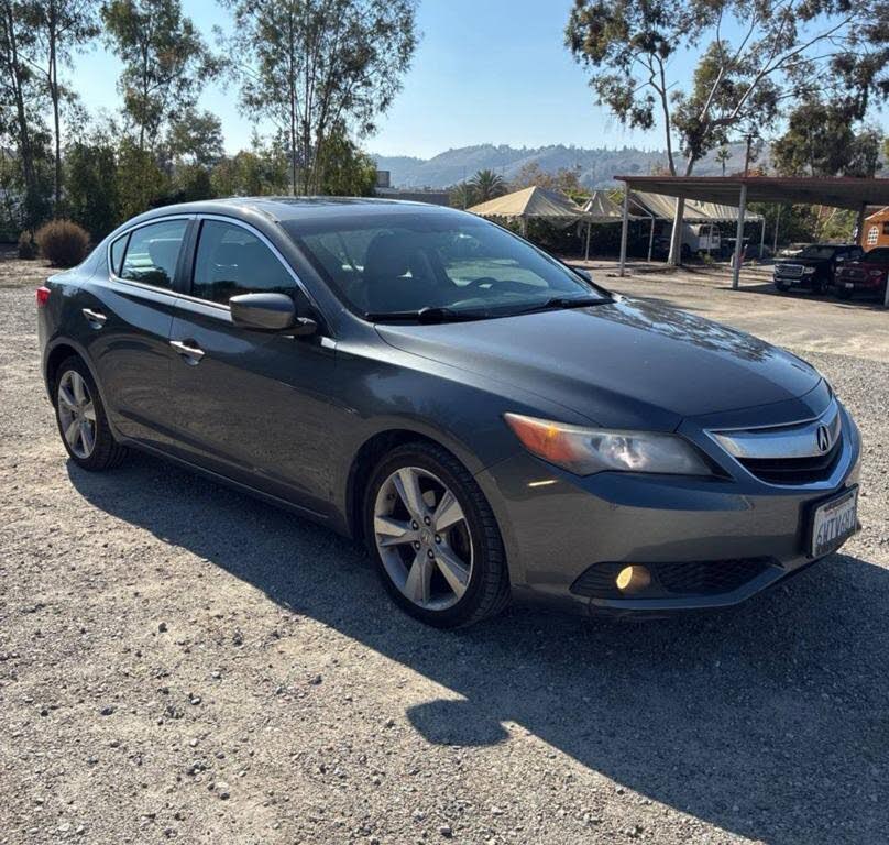 2013 Acura ILX 2.0L FWD with Technology Package