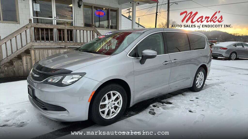 2017 Chrysler Pacifica LX FWD