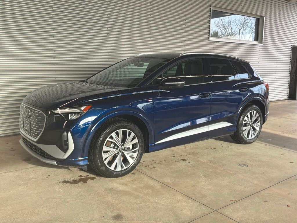 2026 Audi Q4 e-tron quattro Premium 55