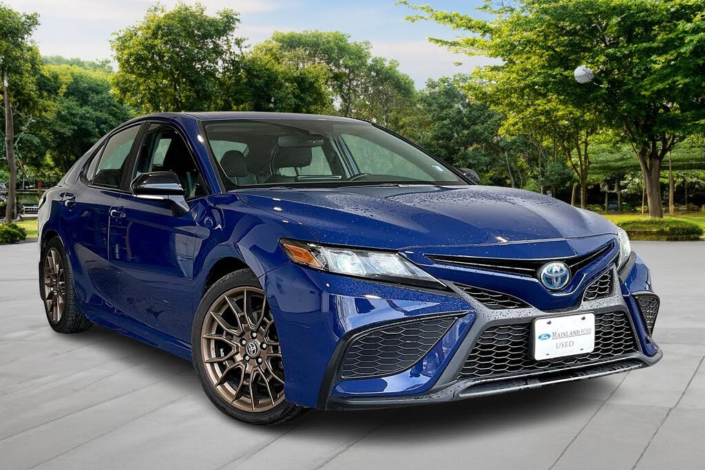 2023 Toyota Camry Hybrid SE FWD