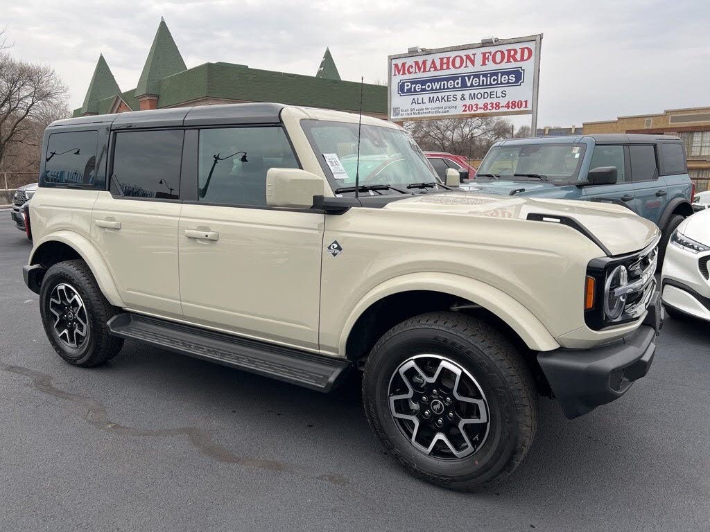 2025 Ford Bronco Outer Banks 4-Door 4WD