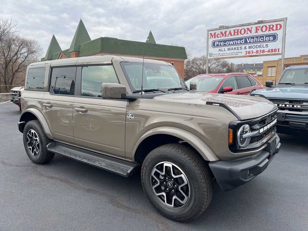 2025 Ford Bronco Outer Banks 4-Door 4WD