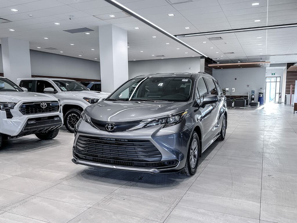 2026 Toyota Sienna XLE 8-Passenger FWD