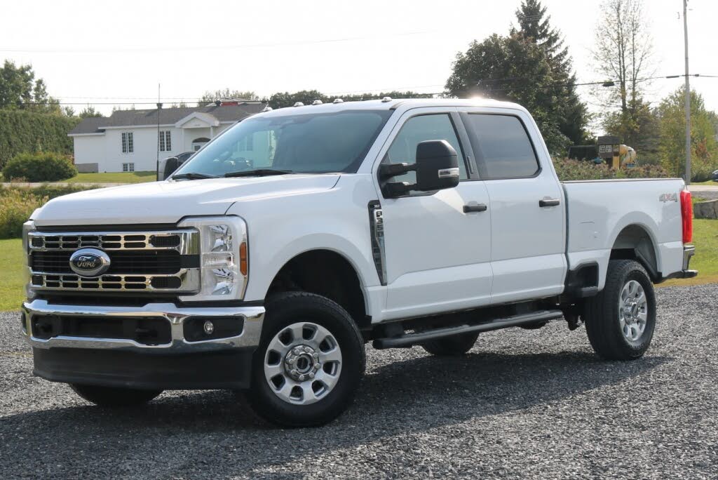 2024 Ford F-350 Super Duty XLT Crew Cab 4WD
