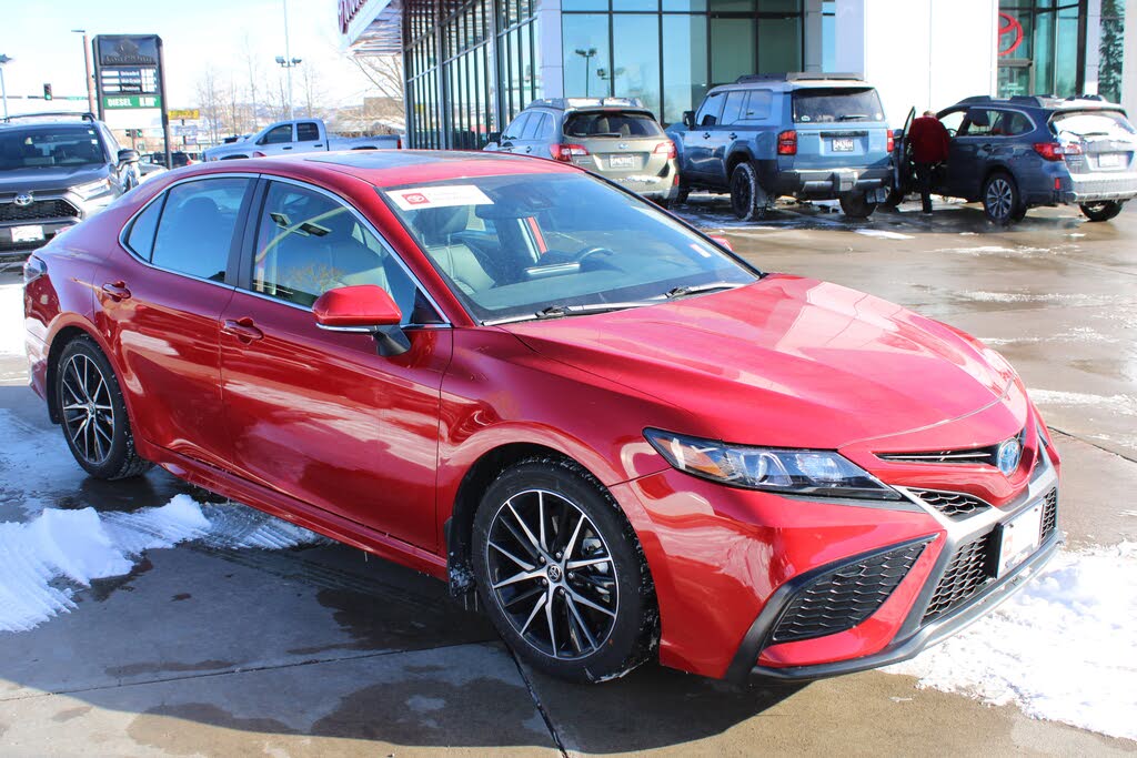 2024 Toyota Camry Hybrid SE FWD