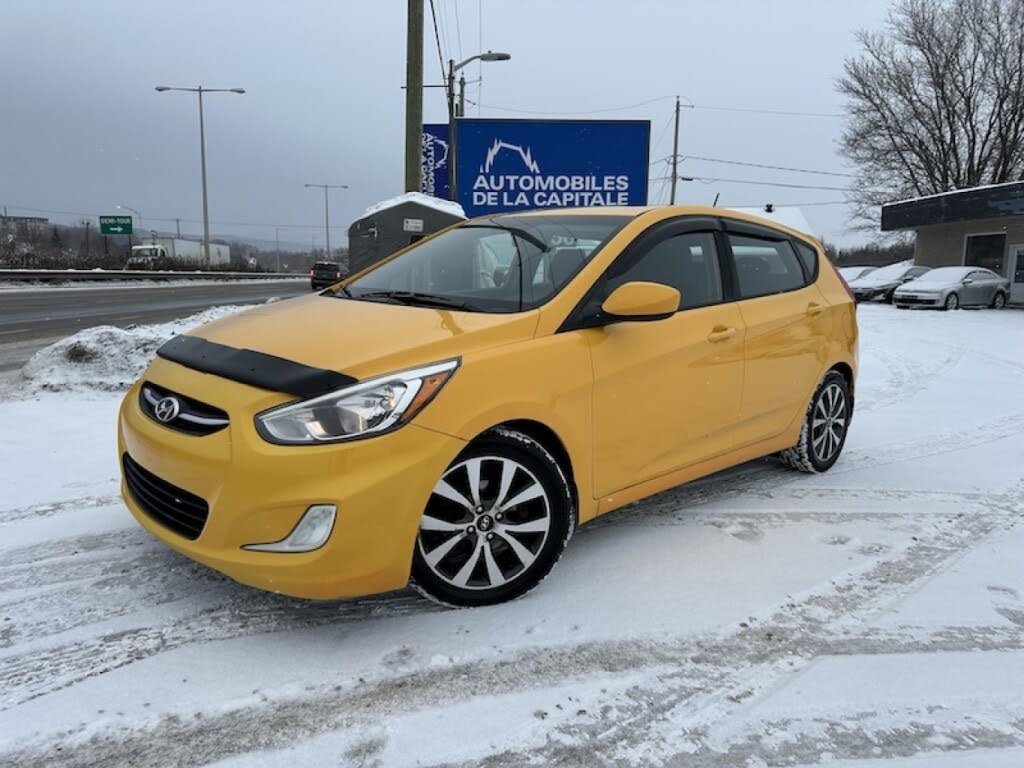 2015 Hyundai Accent SE Hatchback FWD