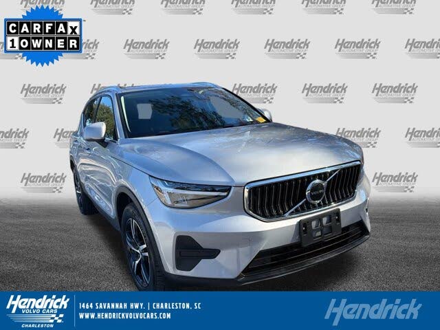 2025 Volvo XC40 B5 Core Bright Theme AWD