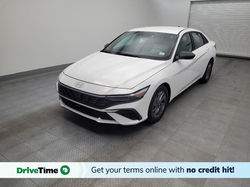 2024 Hyundai Elantra SEL FWD