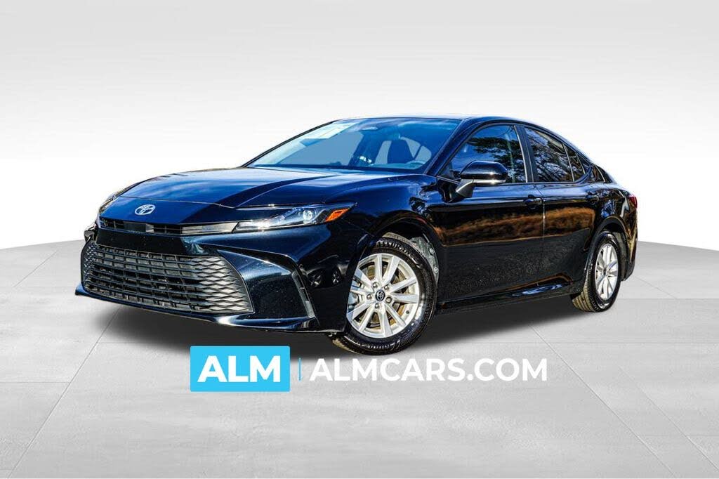2025 Toyota Camry LE FWD