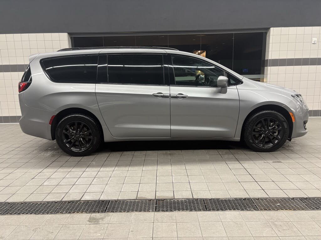 2020 Chrysler Pacifica Launch Edition AWD