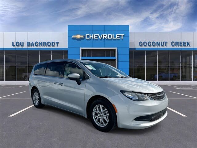 2022 Chrysler Voyager LX FWD