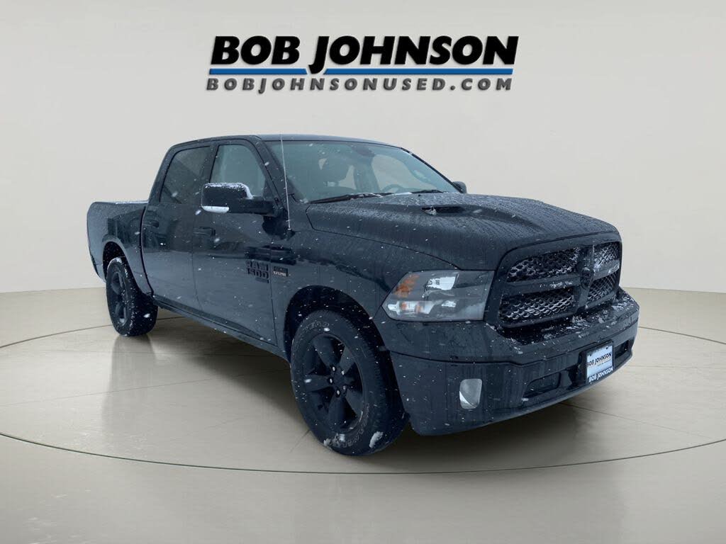 2022 RAM 1500 Classic SLT Crew Cab 4WD