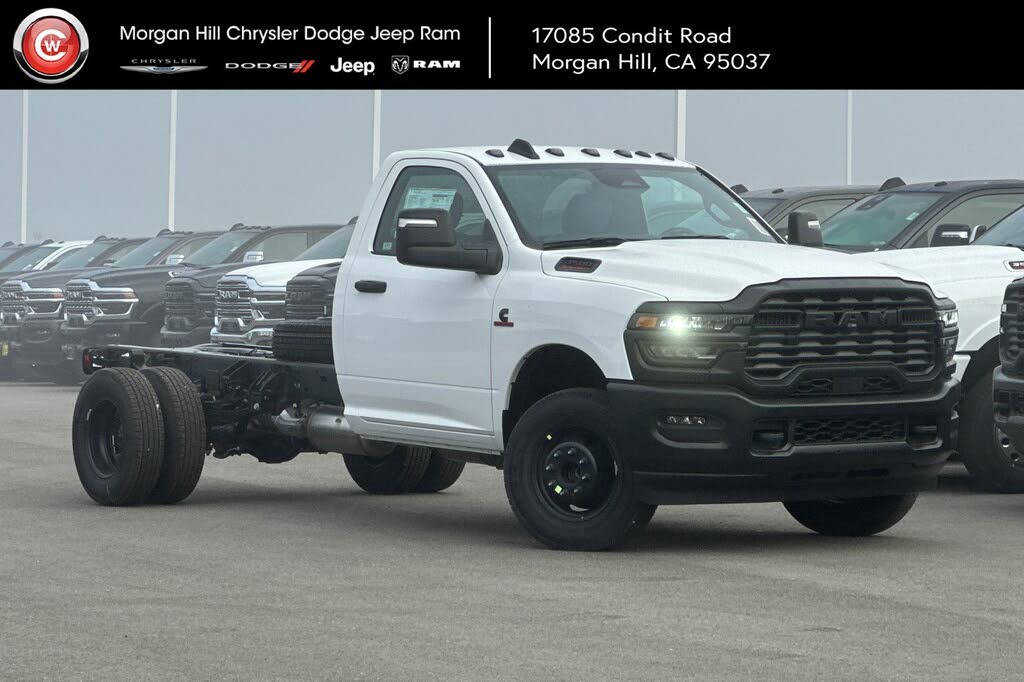 2026 RAM 3500 Chassis Tradesman Regular Cab LB DRW RWD