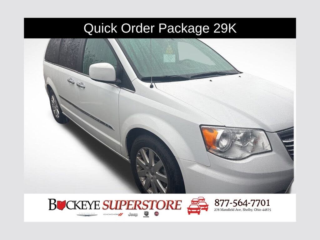 2016 Chrysler Town & Country Touring FWD