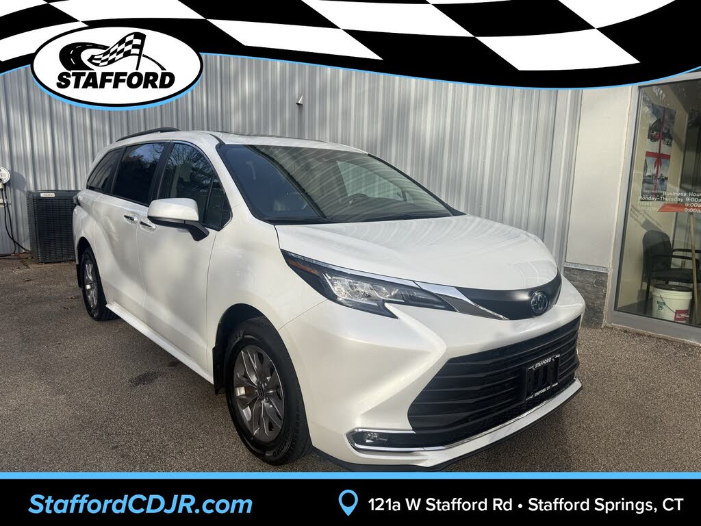 2022 Toyota Sienna XLE 7-Passenger AWD