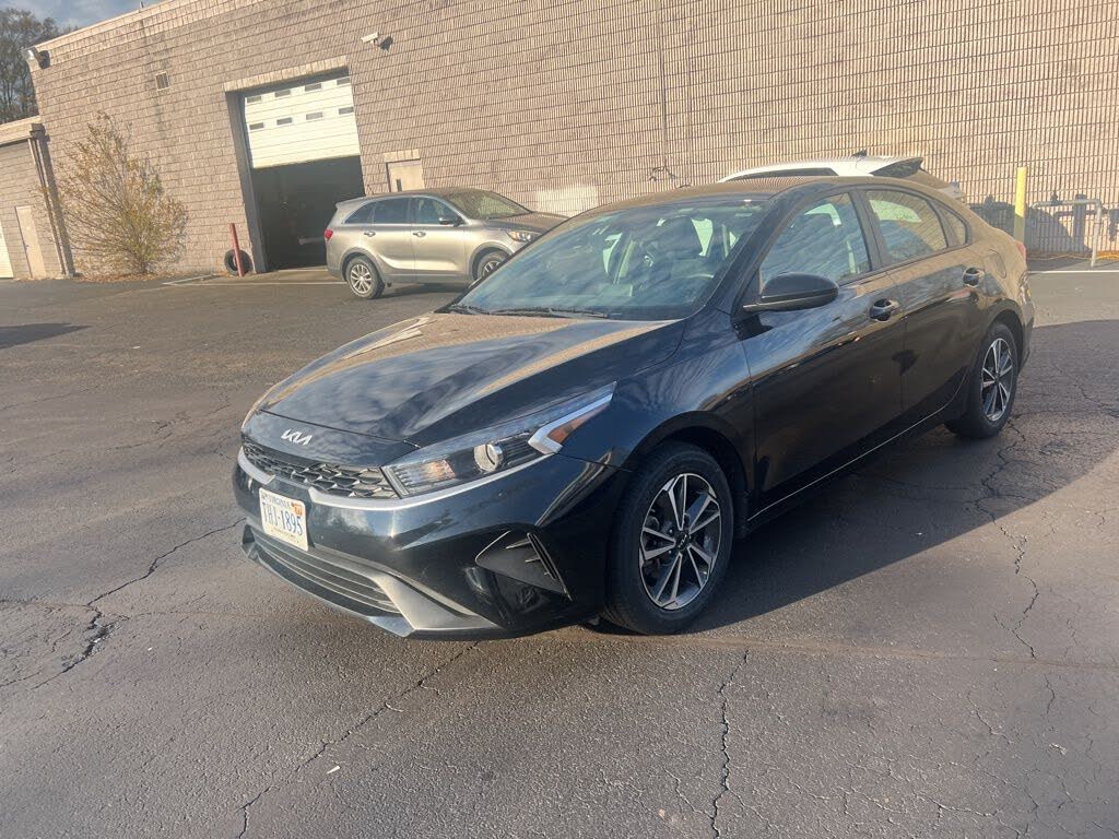 2023 Kia Forte LXS FWD