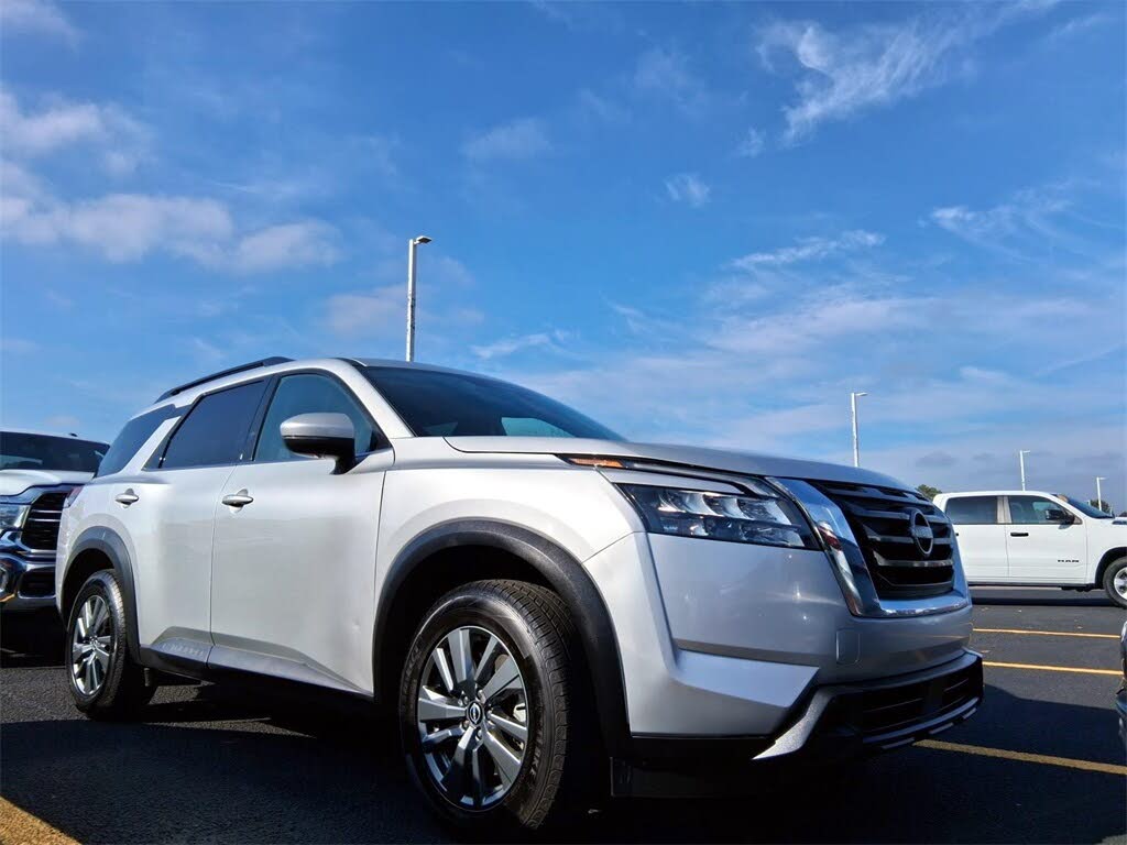 2024 Nissan Pathfinder SV FWD