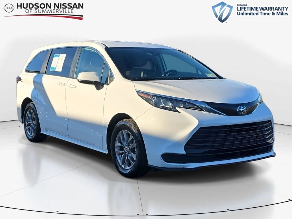 2024 Toyota Sienna LE 8-Passenger FWD