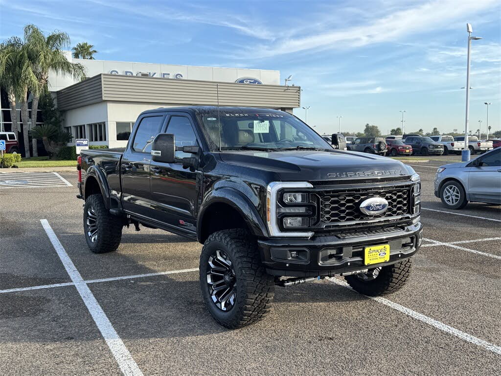 2025 Ford F-250 Super Duty Lariat Crew Cab 4WD