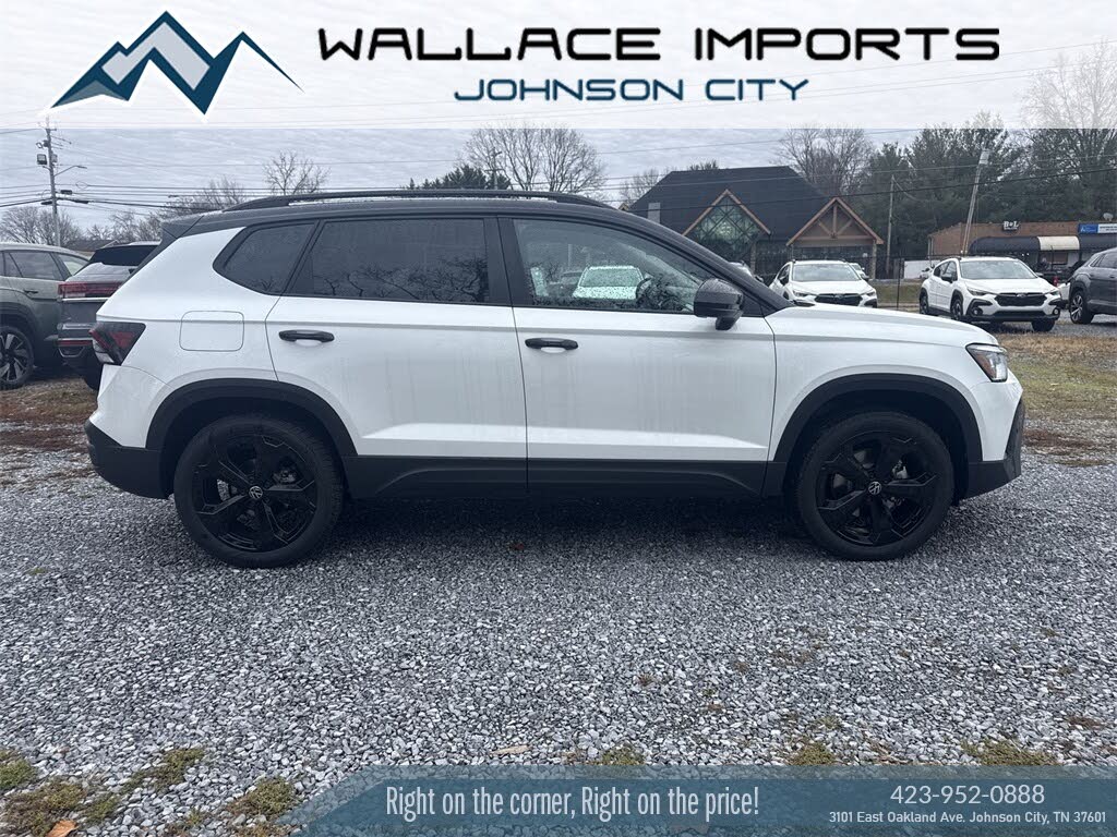 2026 Volkswagen Taos SE Black 4Motion