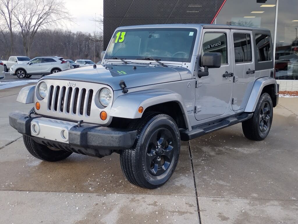 2013 Jeep Wrangler Unlimited Sahara 4WD