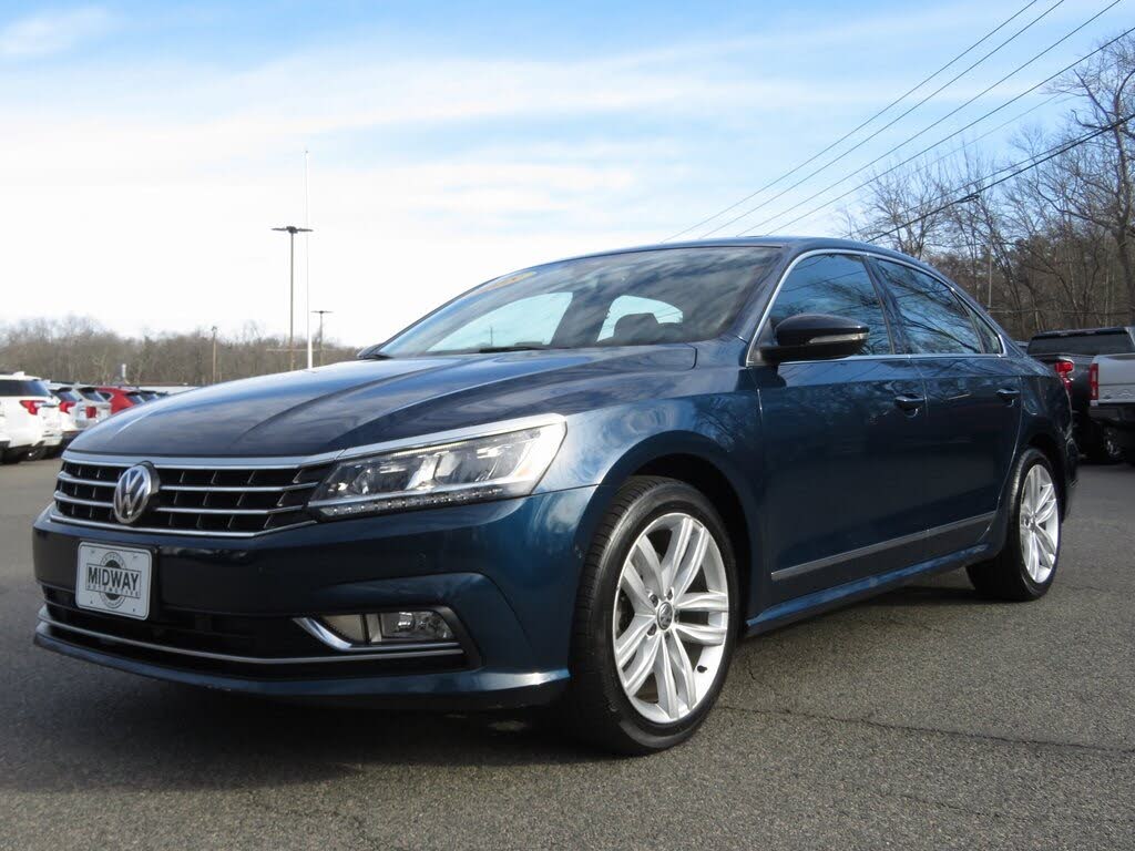 2018 Volkswagen Passat 2.0T SEL Premium FWD