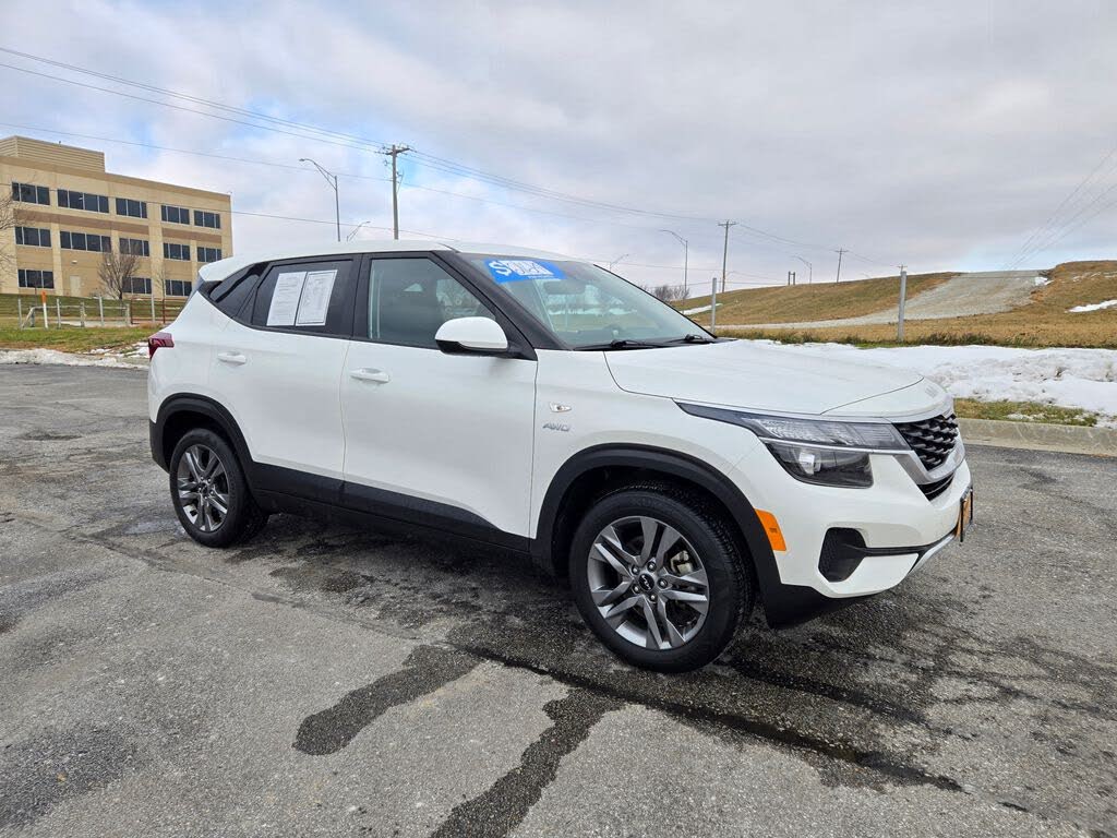 2023 Kia Seltos LX AWD