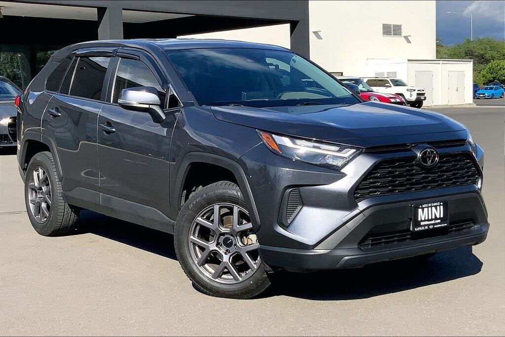 2023 Toyota RAV4 LE FWD