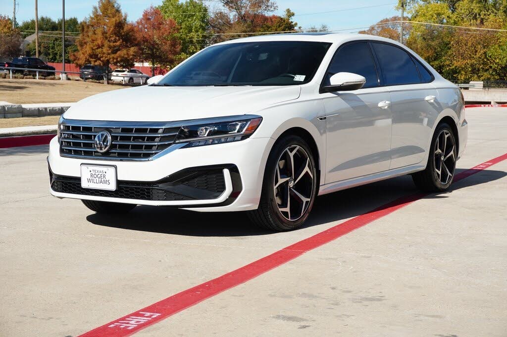 2022 Volkswagen Passat 2.0T R-Line FWD