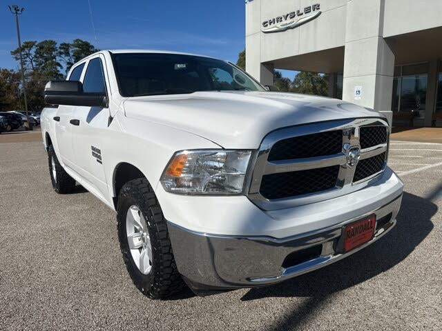 2023 RAM 1500 Classic SLT Crew Cab 4WD