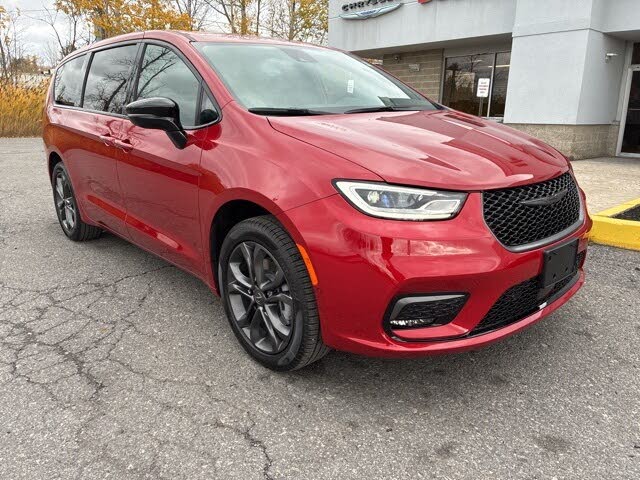 2026 Chrysler Pacifica Select AWD