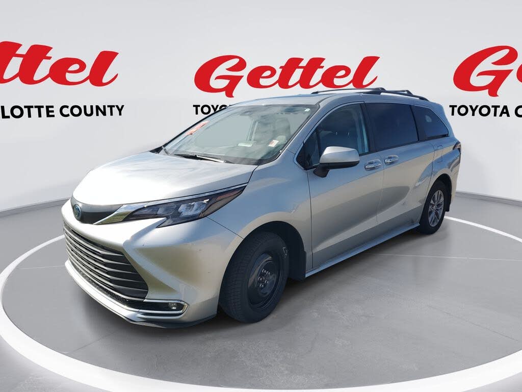 2024 Toyota Sienna XLE 7-Passenger FWD