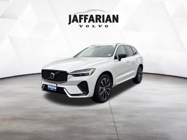 2024 Volvo XC60 B5 Plus Dark Theme AWD