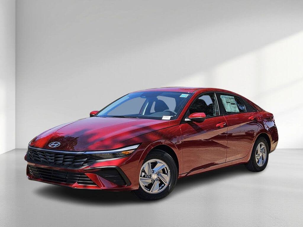 2025 Hyundai Elantra SE FWD