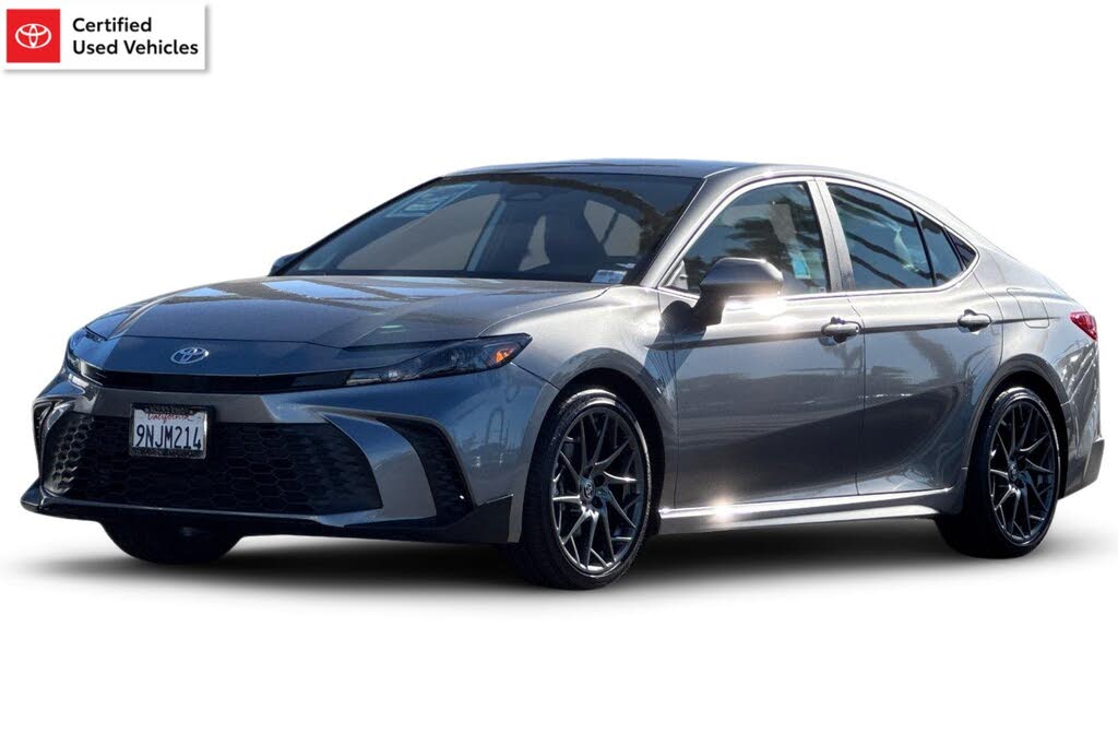 2025 Toyota Camry SE FWD