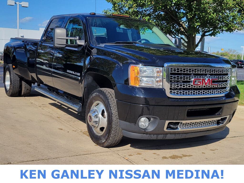 2013 GMC Sierra 3500HD Denali Crew Cab SB 4WD
