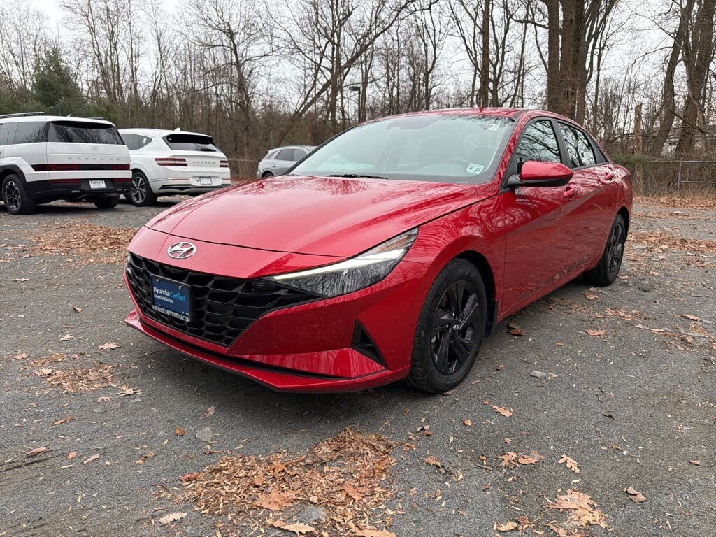 2022 Hyundai Elantra SEL FWD