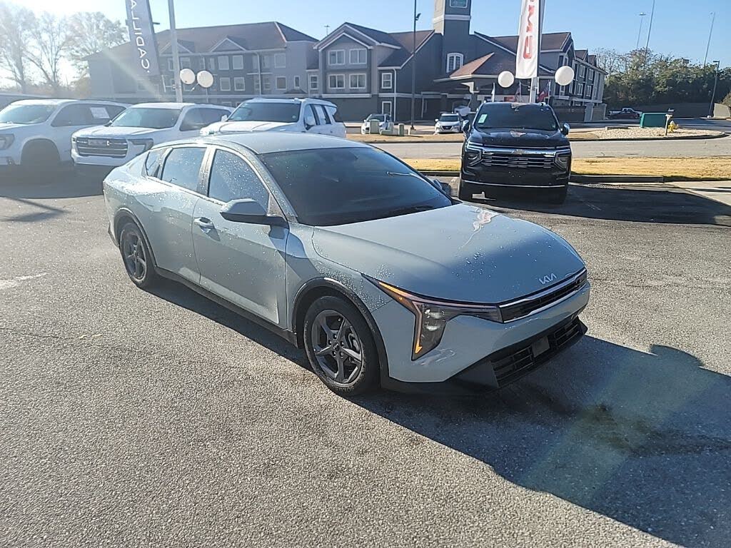 2025 Kia K4 LXS FWD