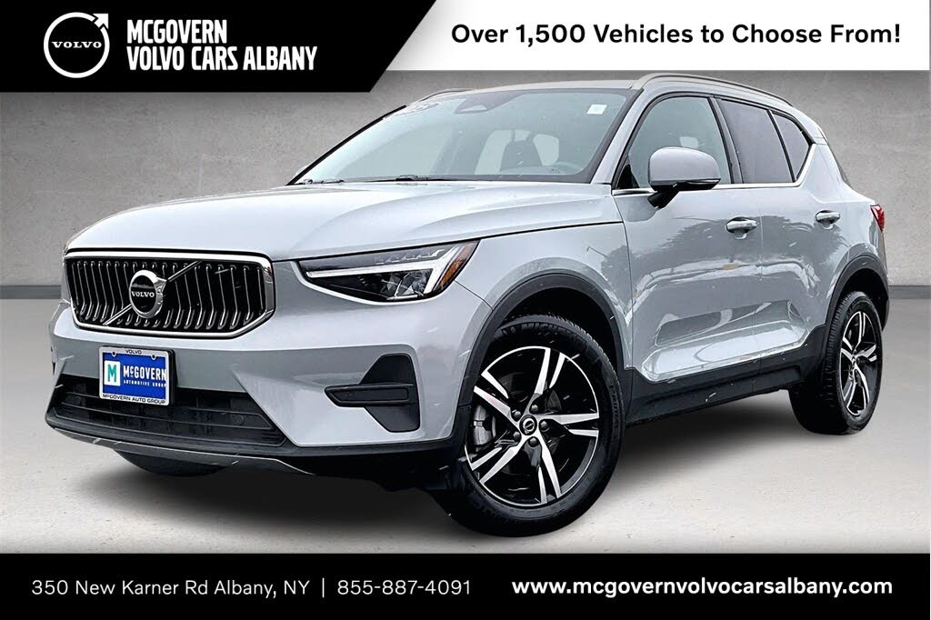 2025 Volvo XC40 B5 Core Bright Theme AWD