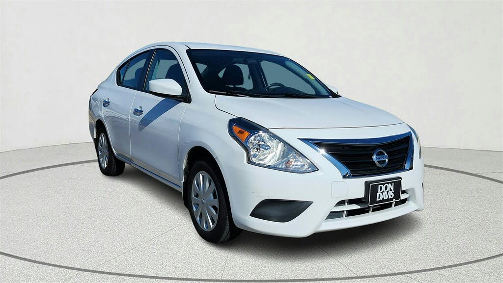 2019 Nissan Versa SV FWD