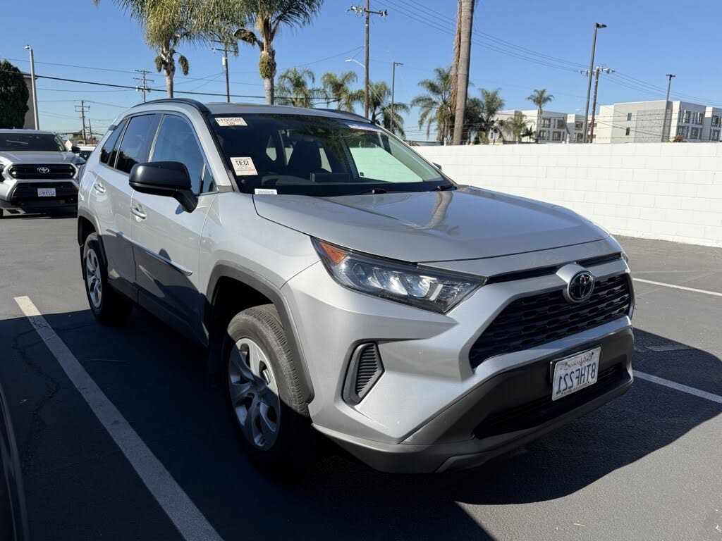 2020 Toyota RAV4 LE FWD