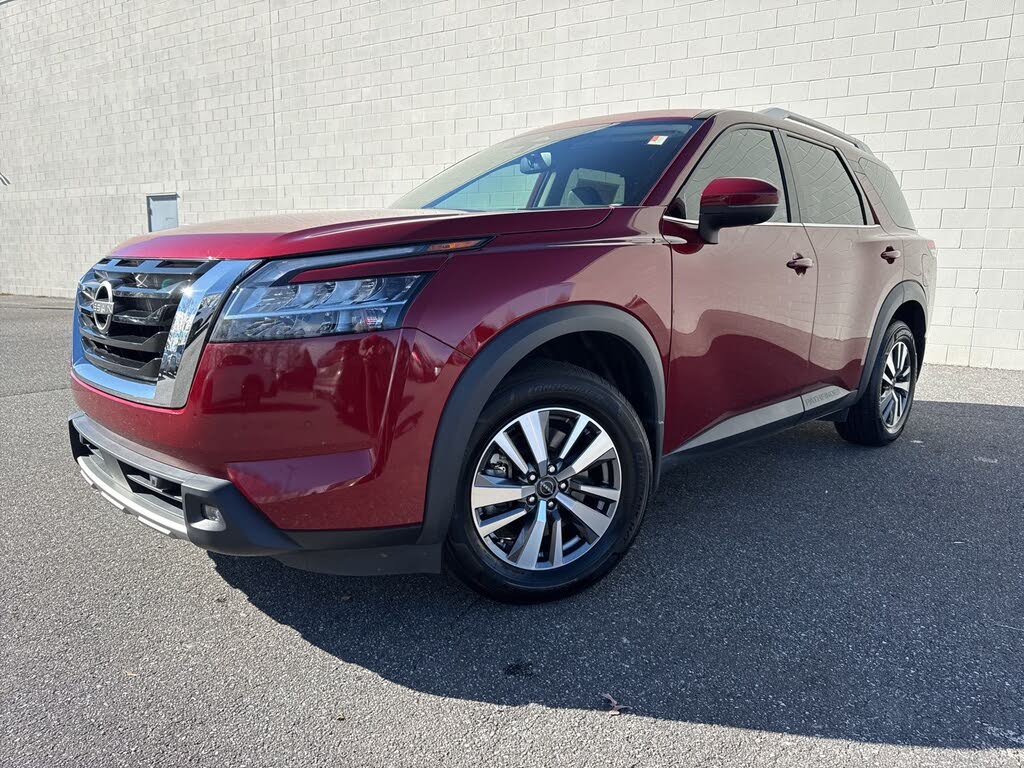 2022 Nissan Pathfinder SL 4WD