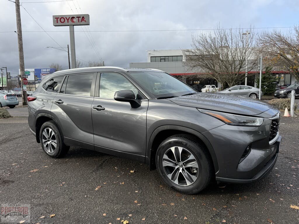 2023 Toyota Highlander XLE AWD