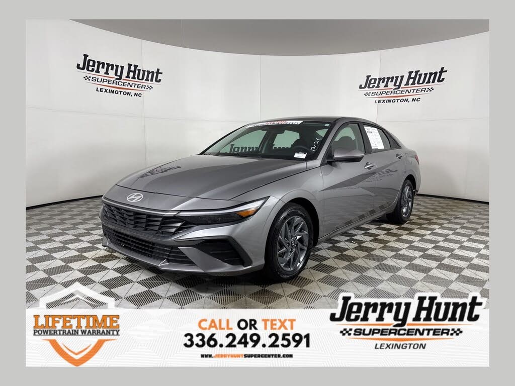 2024 Hyundai Elantra SEL FWD