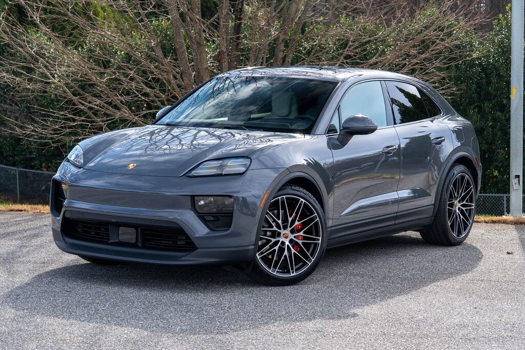 2025 Porsche Macan AWD