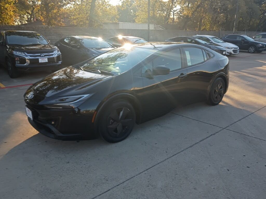 2025 Toyota Prius LE FWD