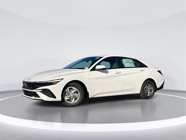 2026 Hyundai Elantra SE FWD